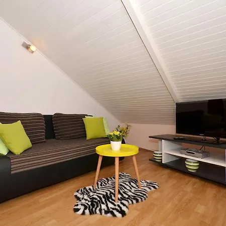 Mira Apartment Trogir